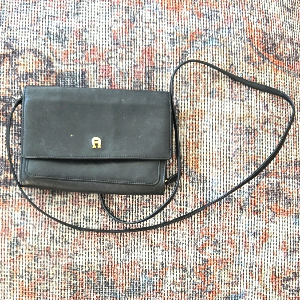 Etienne Aigner Elegant Black Leather Wallet Shoulder Bag 8"x 5.5"